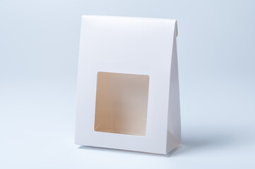 中身が見える窓付きの三角カートン・さんかくの箱｜パッケージ（白）
