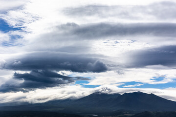 北海道、大雪山国立公園に掛かる激しい雲