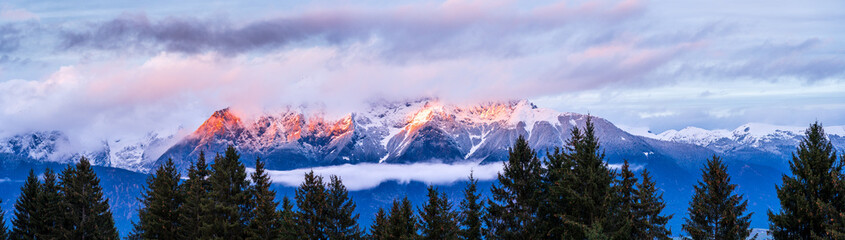 Fototapeta na wymiar Tirol im Winter bei Innsbruck