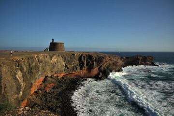 Das Castillio de las Coloradas an der Küste der Playa Blanka auf der Kanarischen Insel von...