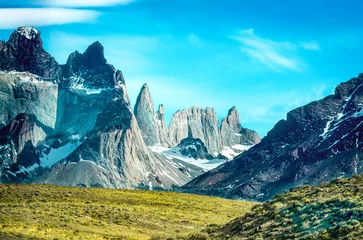 Papier Peint photo Cerro Torre Paine horns: Torres del Paine National Park, Cerro La Oja, La Espada, Mascara, Chile, Patagonia, Mountains, Visits, Tourism, Excursions, Hiking, Composition, Symmetry.
