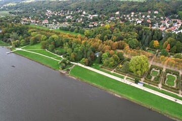 Schlosspark Pillnitz an der Elbe