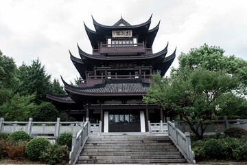 Fototapeta premium Temple in Zhejiang Jiaxing South Lake Scenic Park show Park