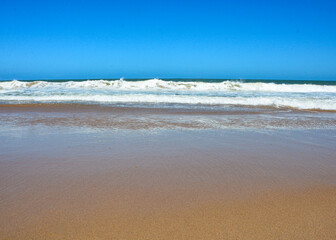 Fototapeta premium waves on the beach