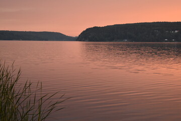 Obraz premium Beautiful lake and sunset
