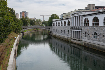 Fototapeta na wymiar ljubljanica river in ljubljana slovenia