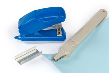 Staple remover on stapled sheets, new staples, small paper stapler