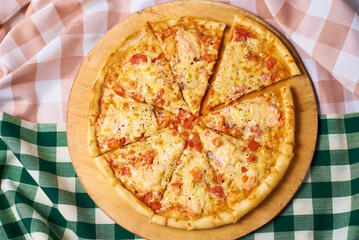italian pizza with tomatoes and chicken meat