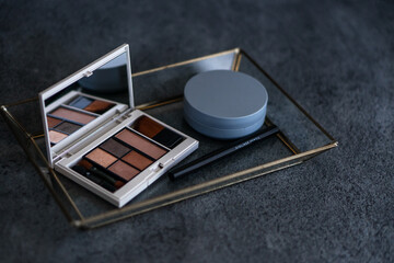 アイシャドウ　ブラウン系　シック