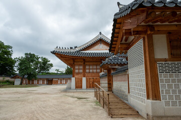Fototapeta premium View of the building in Gyeongbokgung Palace in Seoul, South Korea