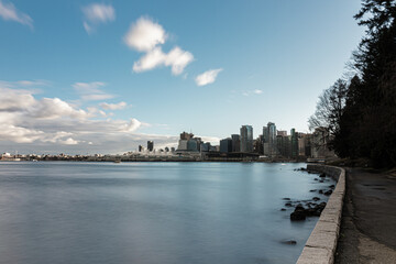 Fototapeta na wymiar Vancouver's Downtown Waterfront: A hub of urban development