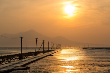 長部田海床路の夕日