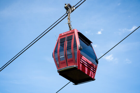 Awana Skyway cable car is a gondola lift, Stock Video