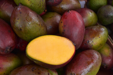 Lots of mangoes in the market
