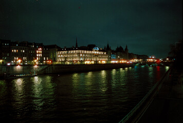 Paris, Quai de Seine.