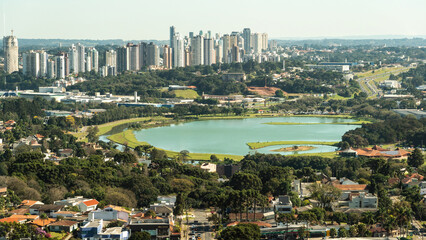 Lago do Parque Barigui, o mais antigo parque da cidade de Curitiba, sul do Brasil