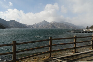 中禅寺湖　Lake Chuzenji