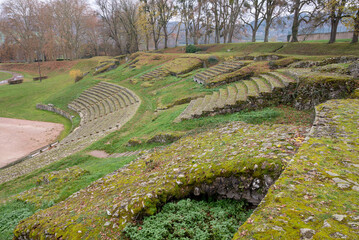 The amphitheater of Autun. Construction of the largest Roman amphitheater of its time, able to...