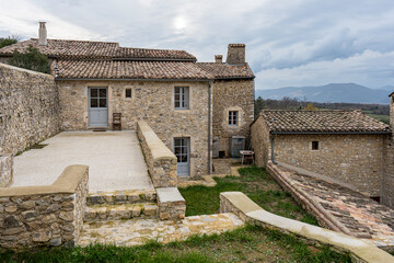 Fototapeta na wymiar Village médiéval de Mirmande dans la Drôme