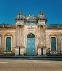 Obraz premium the facade of the palace country