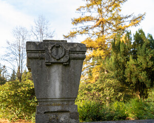 Zierelement auf einer Einfriedung auf einem Friedhof in Osnabrück