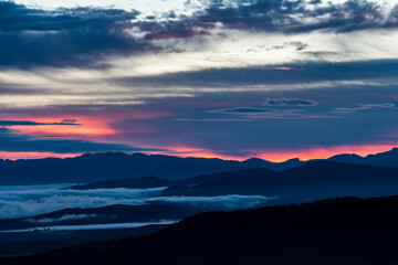 Fototapeta na wymiar rocky mountain sunrise