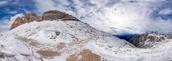 Drei Zinnen Rundwanderweg in den Dolomiten