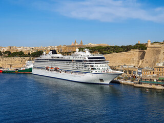cruise ship in port