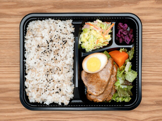 煮豚弁当