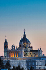 Fototapeta na wymiar beautiful photograph at sunset of the almudena cathedral in madrid, spain