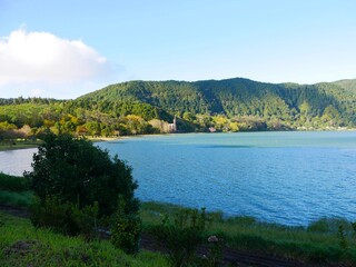 Obraz premium Lac de la caldeira de Furnas sur l'île de Sao Miguel dans l'archipel des Açores au Portugal. Europe