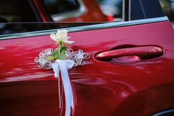 dekoracja samochodu do ślubu - obrazy, fototapety, plakaty