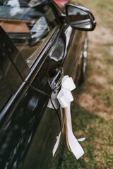 dekoracja samochodu do ślubu - obrazy, fototapety, plakaty
