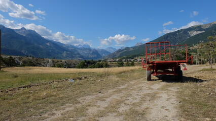 Naklejka premium Anhänger in den Alpen Frankreich bei Guillestre 