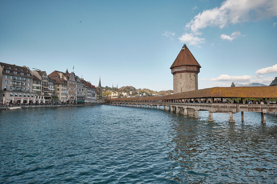 Il ponte Kapellbr&uuml;cke di Lucerna.