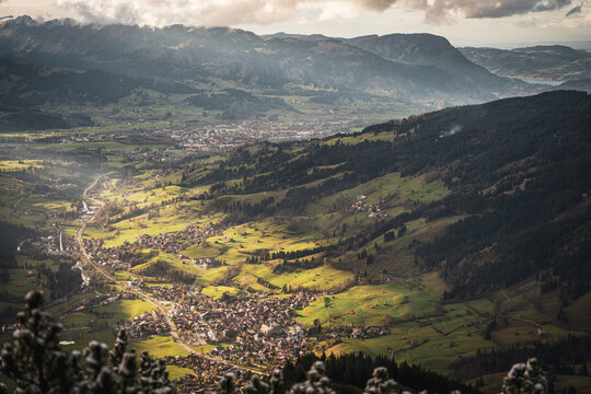 Blick vom Iseler auf Bad Hindelang im Allg&auml;u