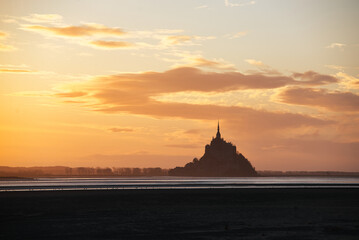 Fototapeta premium sunset on the Mont Saint Michel 