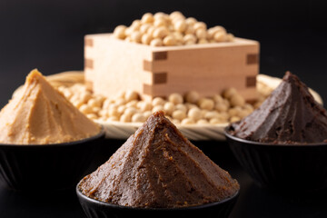 赤味噌と白味噌と三年味噌