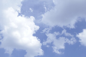 Obraz premium Céu azul com nuvens