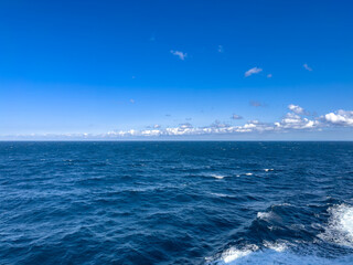 果てしない海
