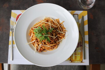 spaghetti with sauce