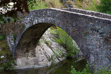 Fototapeta na wymiar Pont génois en Corse 