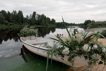 Fototapeta na wymiar boat decoration with wildflowers