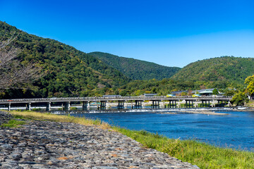 Fototapeta na wymiar 京都の嵐山にある渡月橋の風景