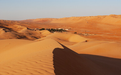 Fototapeta na wymiar Wüstencamp 1001 Nacht, in der Rimal al Wahiba Wüste,Oman