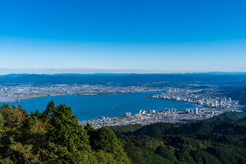 Obraz premium 京都の比叡山山頂から望む琵琶湖の風景