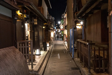 Fototapeta na wymiar 京都の先斗町の風景