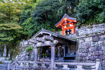 Fototapeta na wymiar 京都の清水寺にある音羽の滝