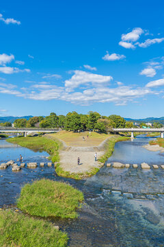 京都の鴨川デルタの風景 © miko_neko
