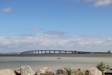 Pont de l'île de Ré - La Rochelle, France.